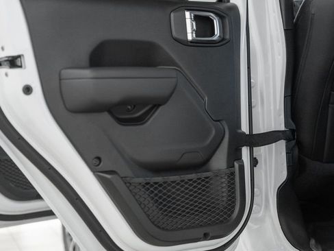 New 2025 Jeep Gladiator Sport image 32