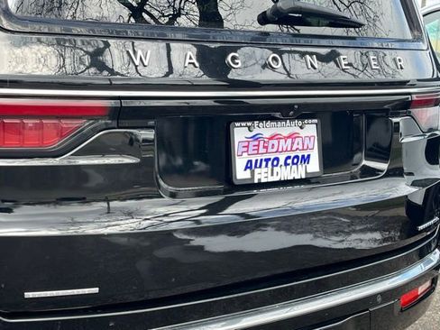 Used 2023 Jeep Wagoneer L Series III w/ Preferred Equipment Group AWD/4WD image 39