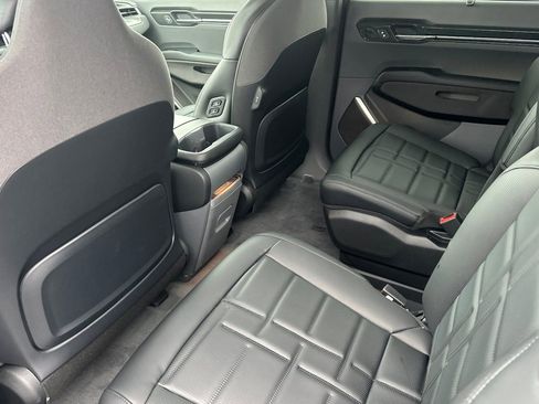 New 2026 Kia EV9 Land image 12