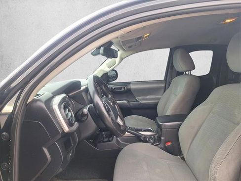 Used 2018 Toyota Tacoma SR5 image 10
