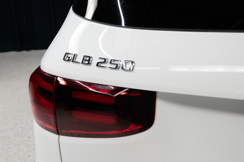 New 2026 Mercedes-Benz GLB 250 4MATIC image 9