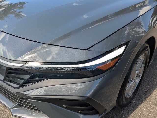 Used 2026 Hyundai Elantra SE FWD image 10