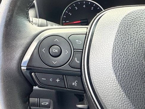 Used 2022 Toyota RAV4 XLE Premium AWD/4WD image 24