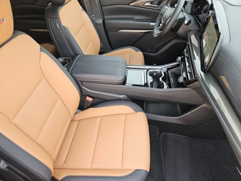 New 2027 Chevrolet Traverse Z71 w/ Driver Confidence Package AWD/4WD image 16