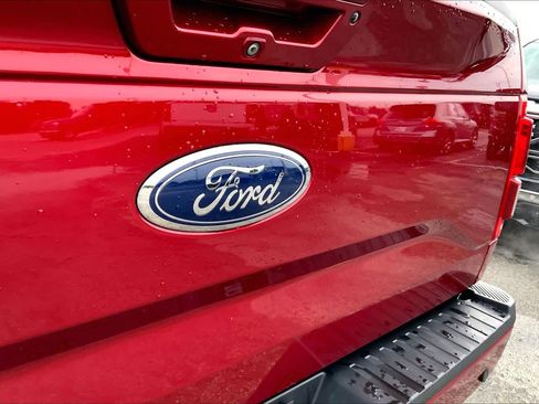 Used 2017 Ford F150 Lariat w/ Equipment Group 502A Luxury AWD/4WD image 28