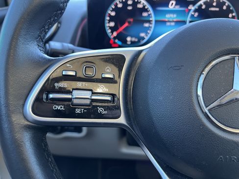 Used 2023 Mercedes-Benz GLB 250 image 19