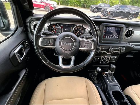 Used 2021 Jeep Wrangler Unlimited Sahara AWD/4WD image 5