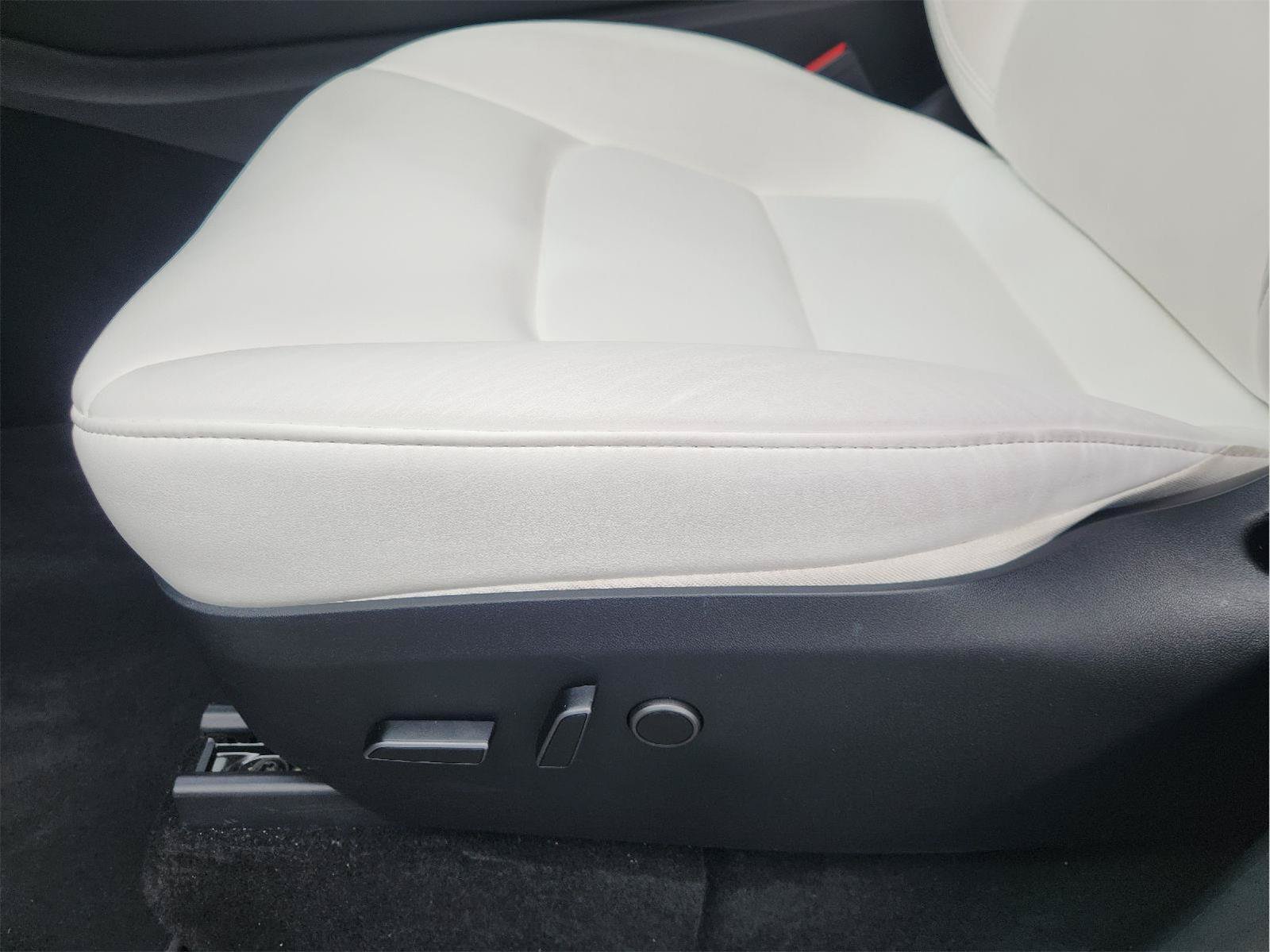 Used 2023 Tesla Model Y Long Range AWD/4WD image 23