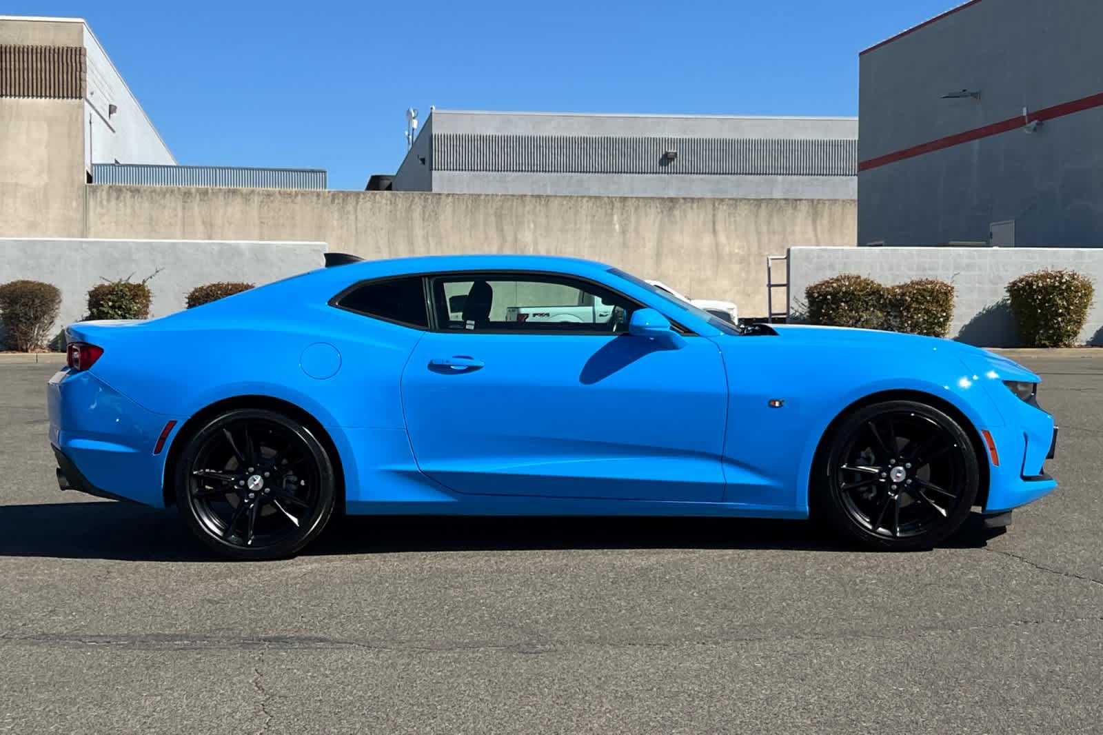 Used 2023 Chevrolet Camaro LT RWD image 6