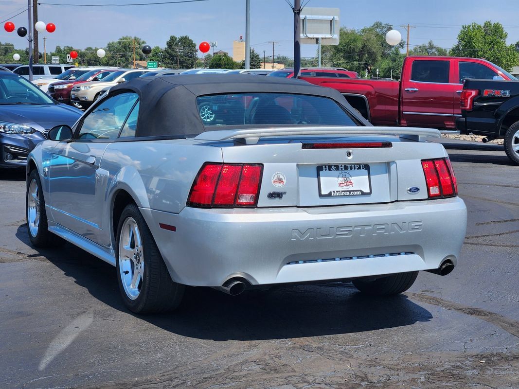 Used 2004 Ford Mustang GT RWD image 9