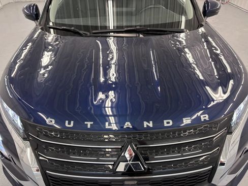 Used 2024 Mitsubishi Outlander SEL AWD/4WD image 16