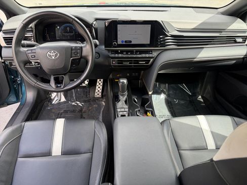 Used 2025 Toyota Camry SE FWD image 32