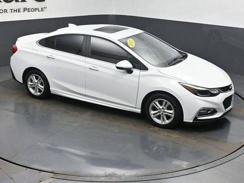 Used 2017 Chevrolet Cruze LT w/ Sun And Sound Package image 34