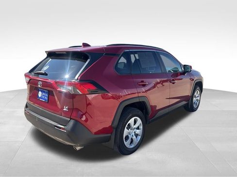 Used 2021 Toyota RAV4 LE AWD/4WD image 7