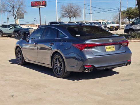 Used 2022 Toyota Avalon Touring image 5