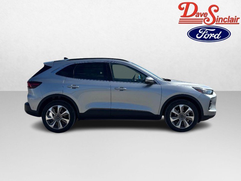 Used 2023 Ford Escape Platinum w/ Premium Technology Package AWD/4WD image 5