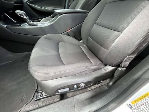 Used 2024 Chevrolet Malibu LT FWD image 18