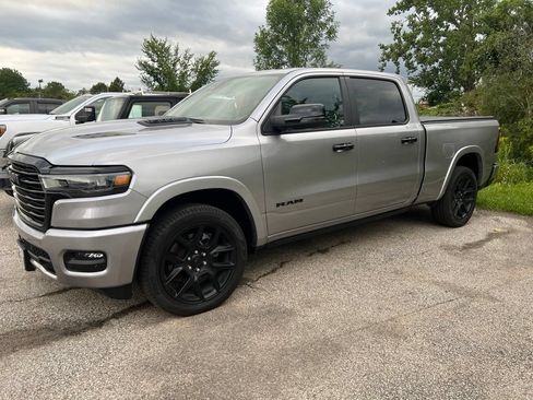 Used 2025 RAM 1500 Laramie w/ Night Edition AWD/4WD image 4