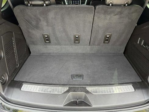 Used 2021 GMC Yukon Denali w/ Denali Premium Package image 17