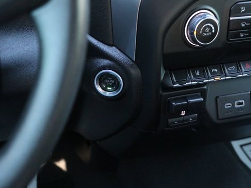 Used 2024 Chevrolet Silverado 2500 Custom w/ Custom Value Package image 24