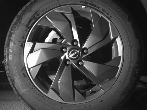 Used 2025 Nissan Rogue SV image 15