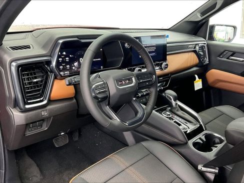 New 2026 GMC Canyon AT4 image 4