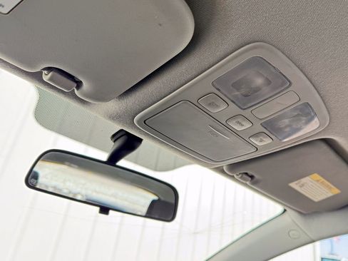 Used 2010 Hyundai Accent GS image 25