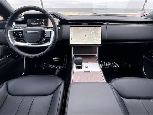 New 2025 Land Rover Range Rover Long Wheelbase SE AWD/4WD image 5