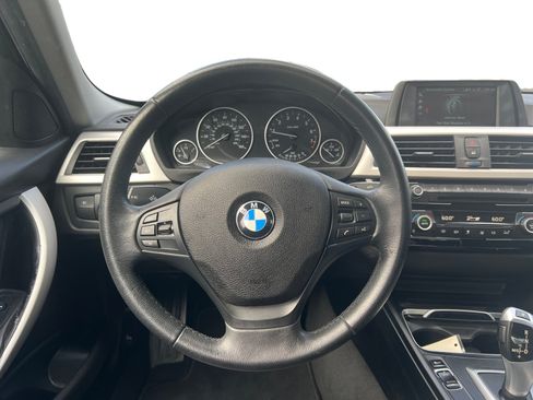 Used 2018 BMW 320i Sedan RWD image 14