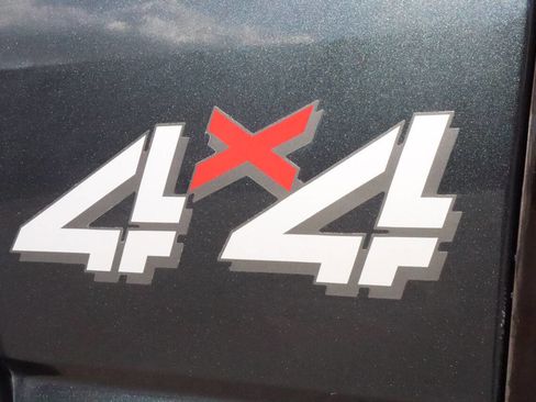 Used 2004 Chevrolet Silverado 2500 LS w/ Skid Plate Package image 16