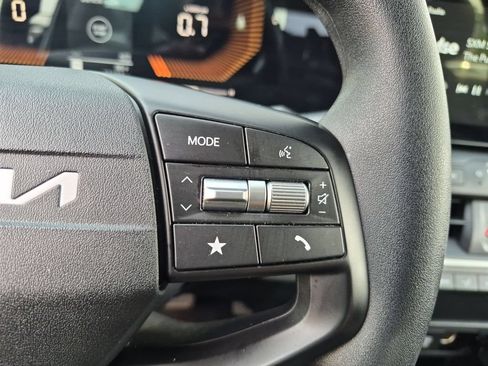 Used 2025 Kia K4 FWD image 21