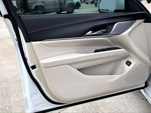 Used 2022 Cadillac CT4 Luxury w/ Sun And Sound Package image 22