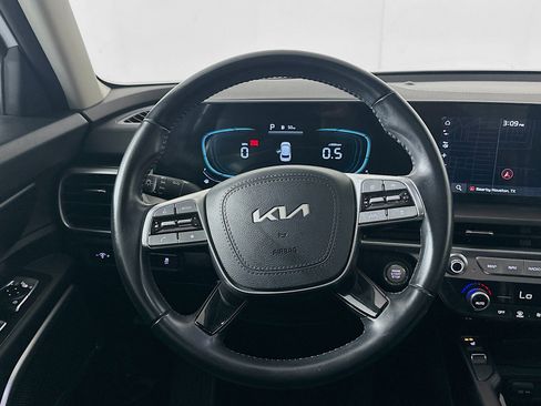 Used 2025 Kia Telluride S image 18