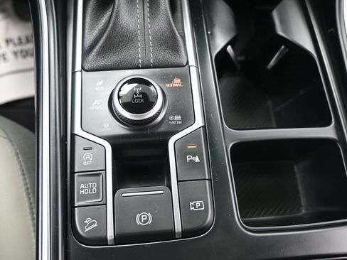 Certified 2025 Kia Sorento S AWD/4WD image 24