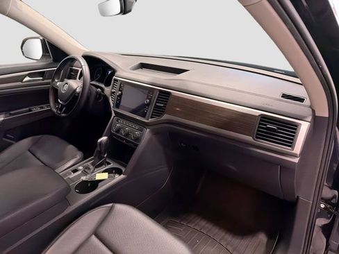Used 2020 Volkswagen Atlas SE w/ Panoramic Sunroof Package FWD image 25