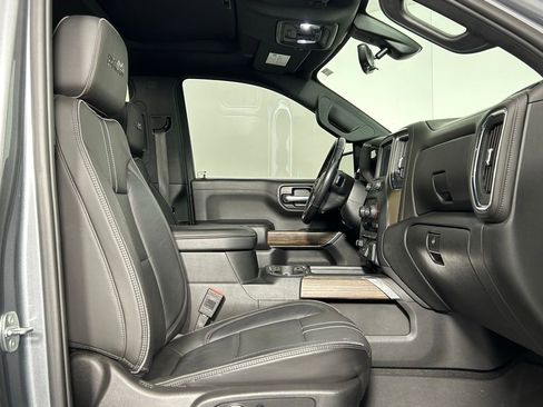 Used 2020 Chevrolet Silverado 1500 High Country image 11