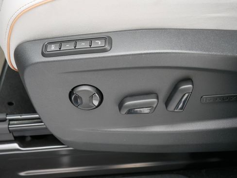 Used 2025 Volkswagen ID. Buzz 1st Edition image 20