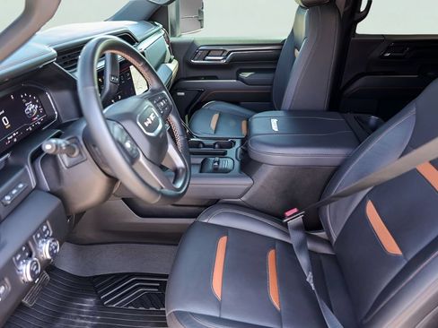 Used 2024 GMC Sierra 2500 AT4 w/ AT4 Premium Plus Package AWD/4WD image 12