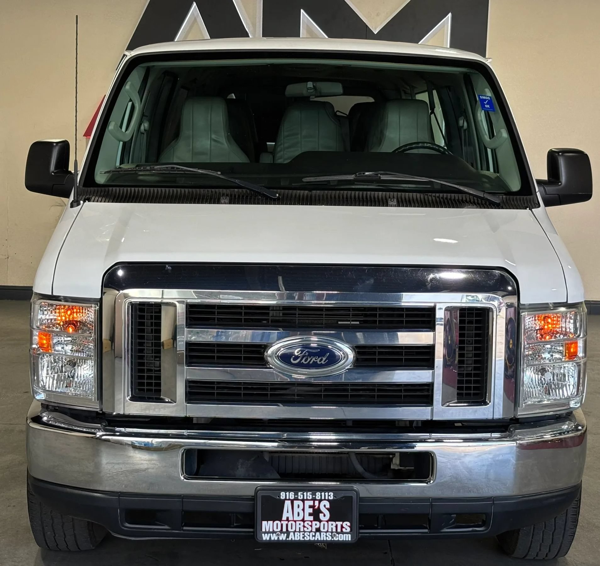 Used 2012 Ford E-350 and Econoline 350 XLT RWD image 2