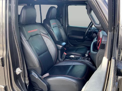 Used 2018 Jeep Wrangler Unlimited Rubicon w/ Dual Top Group AWD/4WD image 8