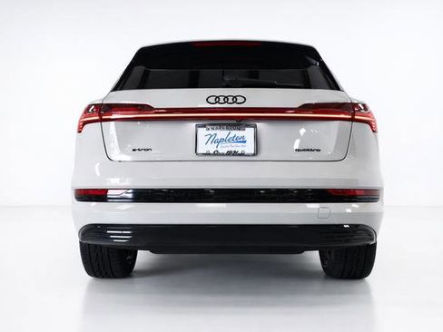 Used 2022 Audi e-tron Premium Plus w/ Premium Plus Package AWD/4WD image 6