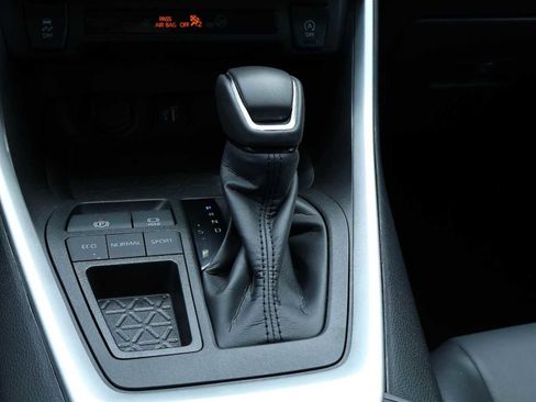 Used 2023 Toyota RAV4 XLE Premium FWD image 17