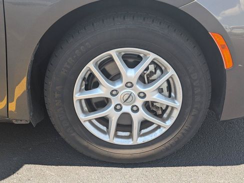 Used 2023 Chrysler Pacifica Touring-L FWD image 38