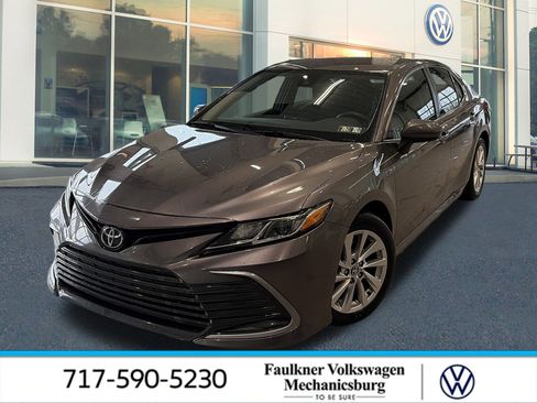 Used 2023 Toyota Camry LE image 1