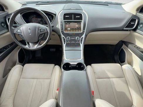 Used 2018 Lincoln MKX Reserve w/ Driver Assistance Package image 19