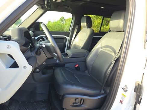 Used 2024 Land Rover Defender 110 X-Dynamic SE AWD/4WD image 12