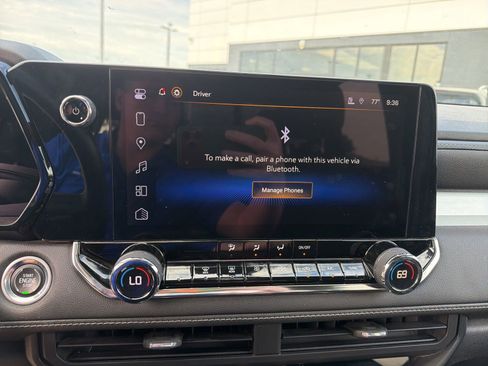 Used 2023 Chevrolet Colorado LT w/ LT Convenience Package RWD image 16