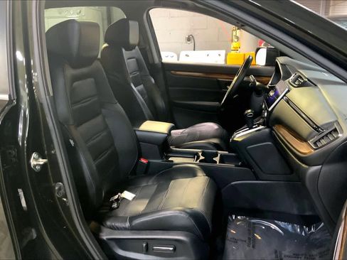 Used 2017 Honda CR-V Touring image 8