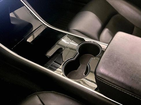 Used 2020 Tesla Model 3 Standard Range Plus image 16