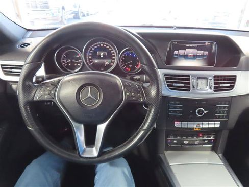 Used 2016 Mercedes-Benz E 350 4MATIC Sedan w/ Premium Package image 21